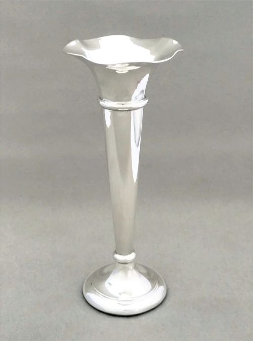 A Stylish Edwardian Stem Vase
