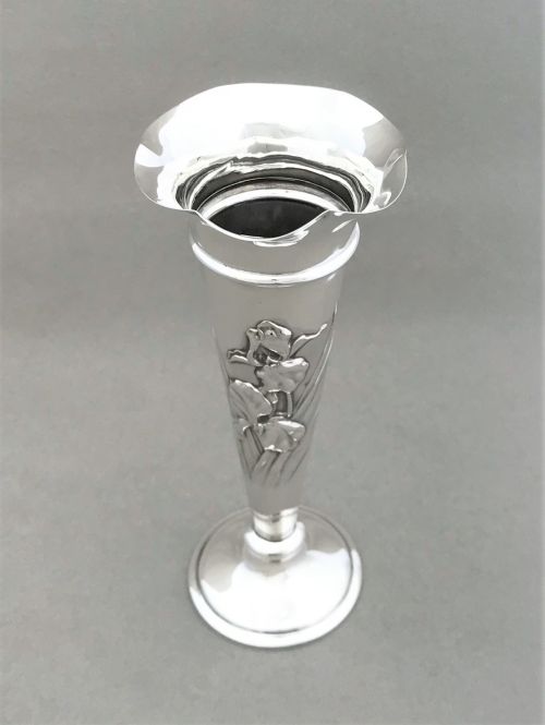 fig 1. A superb William Comyns silver trumpet vase
