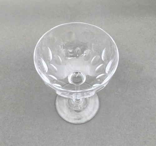 fig 3. A harlequin set of 6 Victorian champagne bowls