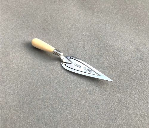 fig 1. A Victorian Novelty Silver Trowel Bookmark