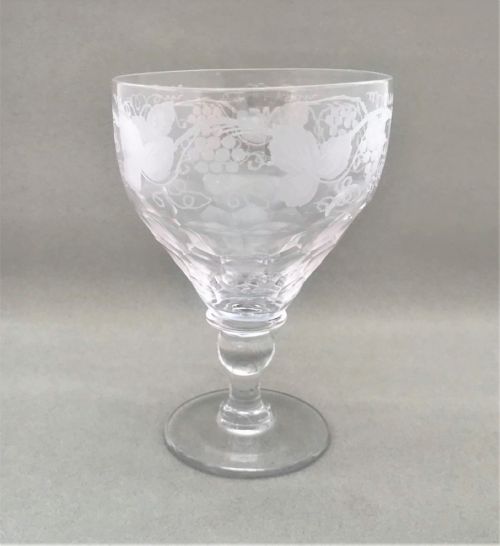 A Handsome Victorian Fruiting Vine Etched Rummer