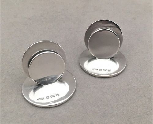 A Fine Pair of Edwardian Silver Menu Holders