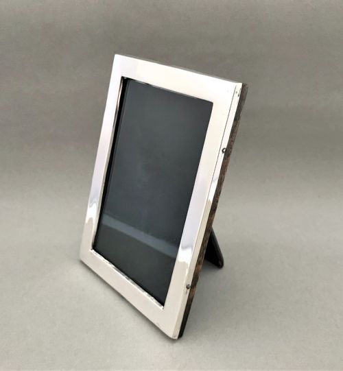 fig 1. A handsome George V silver photo frame