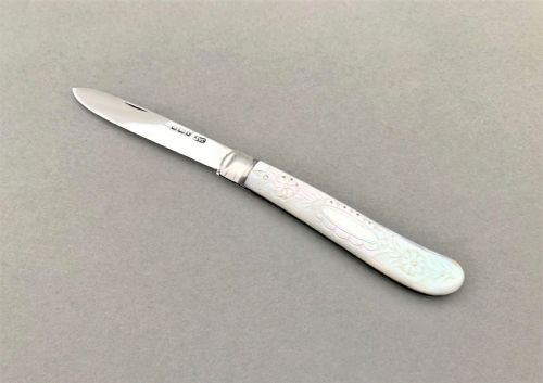 A Lovely Victorian Silver & Mother-of -Pearl Fruit Knife