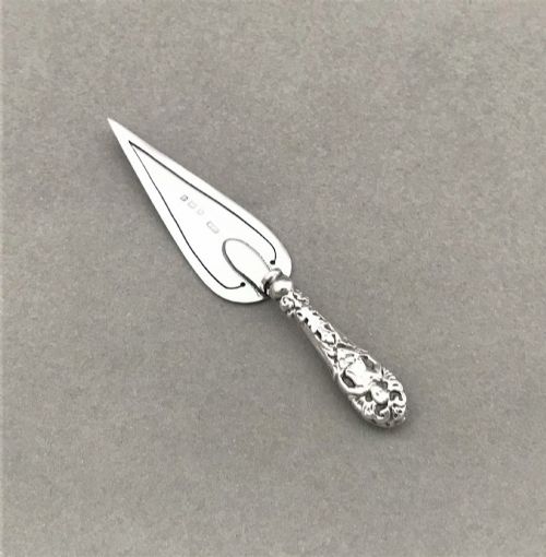 A Lovely Edwardian Silver Trowel Bookmark