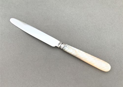 fig 1. A stylish Georgian silver & mother-of-peal butter knife