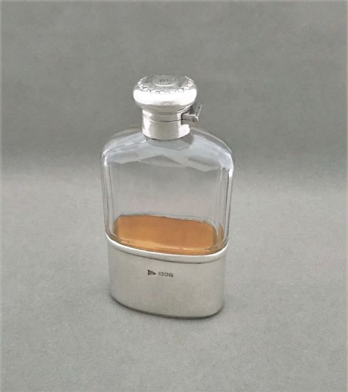 fig 1. A handsome George V silver & glass hip flask