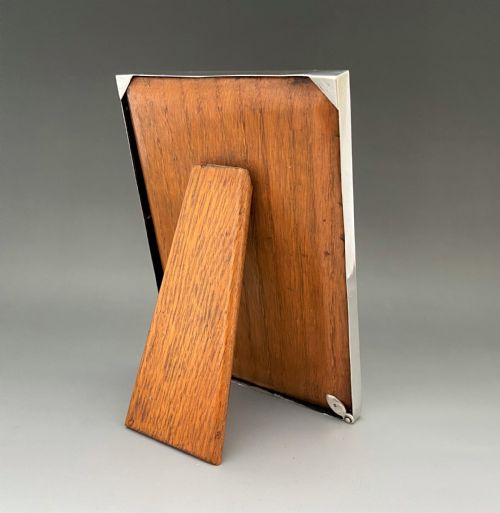 fig 1. A lovely George V silver easel back photo frame