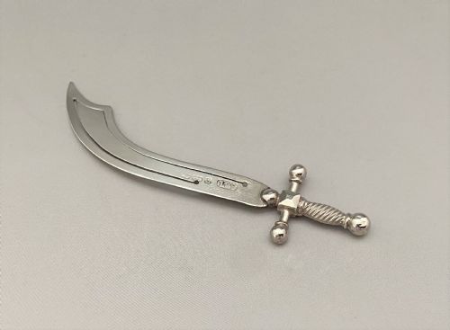 fig 1. A rare Victorian silver 'scimitar' bookmark