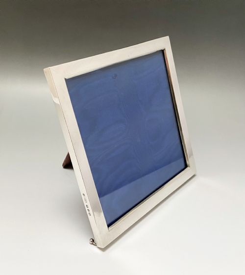 fig 1. A handsome Victorian silver photo frame