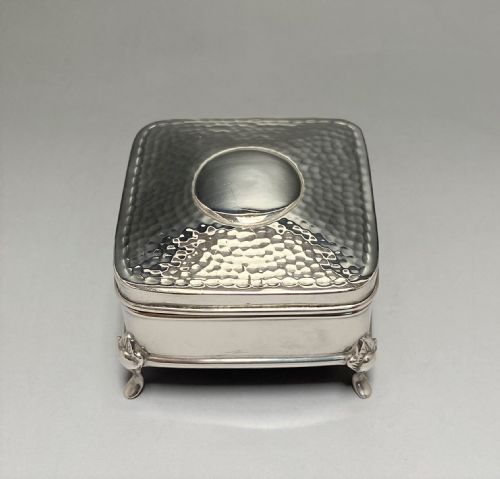 An Edwardian Arts & Crafts Silver Cuff Links Box