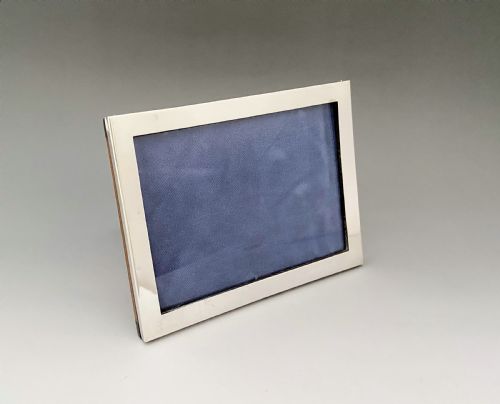 A Fine Silver Landscape/portrait Photo Frame