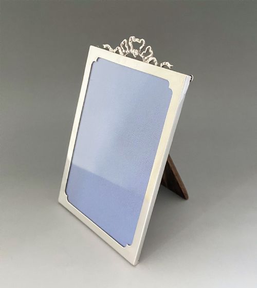 fig 1. A lovely George V silver photo frame