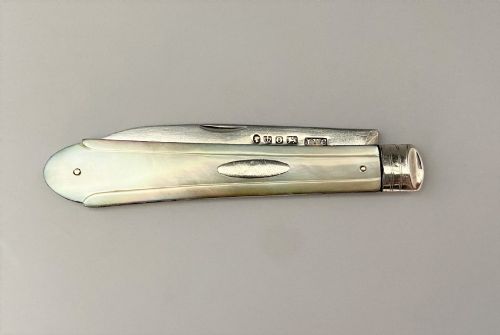 fig 1. An Early Victorian Silver & Mother-of-pearl Fruit Knife