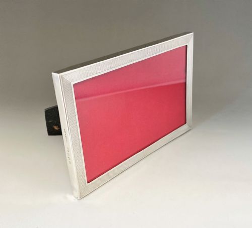 A Handsome Landscape/portrait Silver Photo Frame