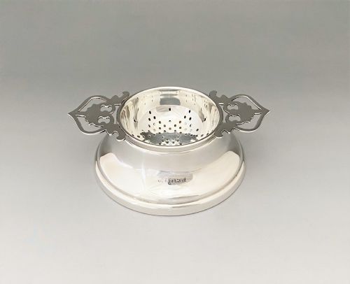 A Lovely Silver Tea Strainer & Drip Cup