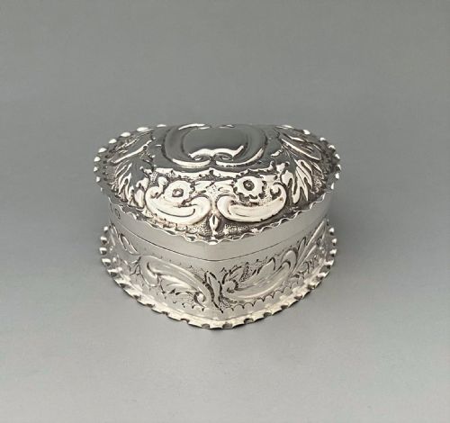 fig 1. A superb Victorian heart shaped trinket box