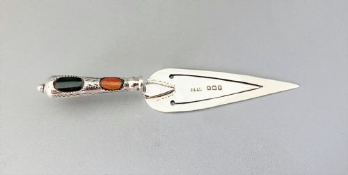 fig 1. A superb Victorian Agate & Silver trowel bookmark