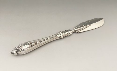 fig 1. A superb Victorian all silver butter knife