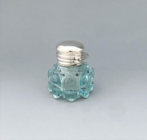 fig 1. A gorgeous Georgian silver mounted vinaigrette