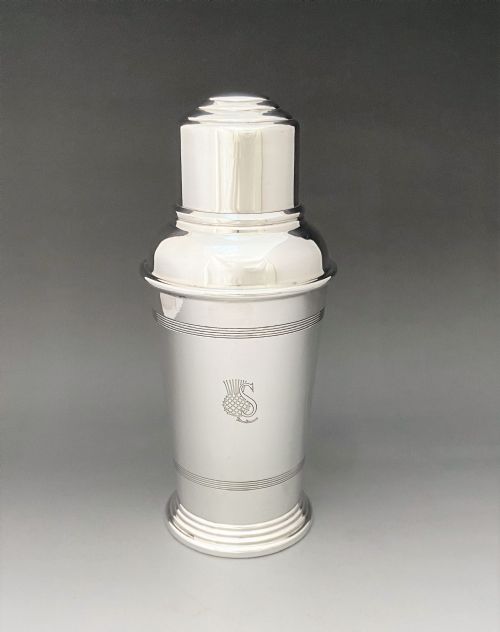 A Superior Goldsmiths & Silversmiths Silver Plated Cocktail Shaker