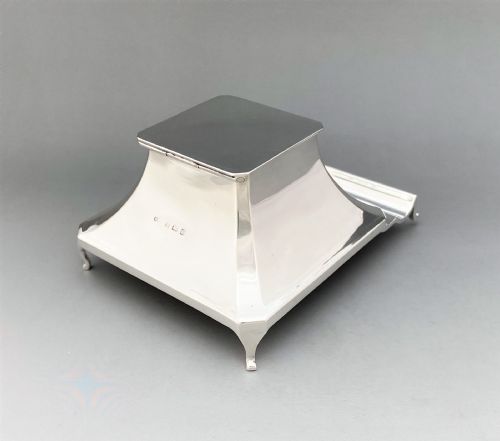 fig 3. A Stylish silver inkwell with Golfing connection