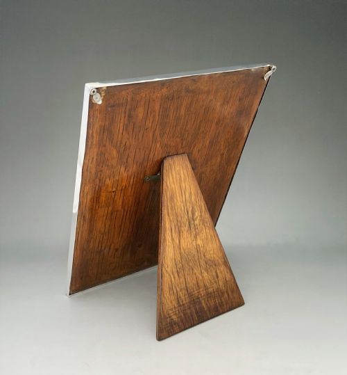 fig 1. A handsome and practical silver photo frame