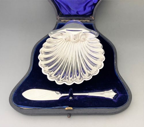 fig 1. A charming boxed Victorian silver butter shell & knife