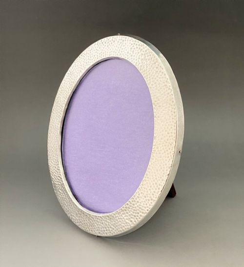 fig 1. A stylish Edwardian silver photo frame