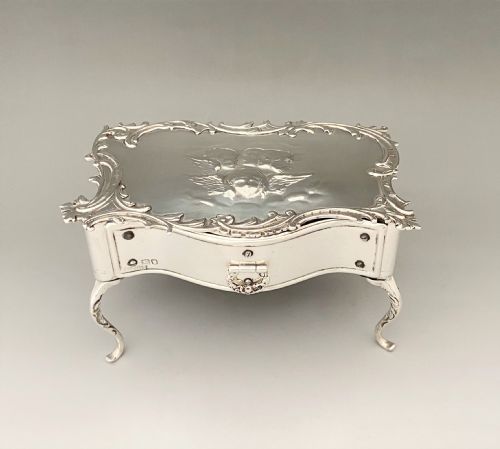 A Fabulous William Comyns Reynolds Angles Silver Trinket Box