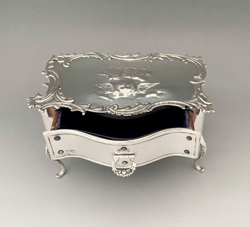fig 1. A fabulous William Comyns Reynolds Angles silver trinket box