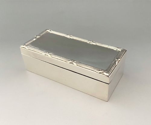 A Lovely William Comyns Silver Trinket/cuff Links Box