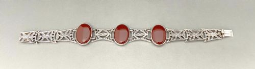 fig 1. A charming Art Deco silver and agate bracelet