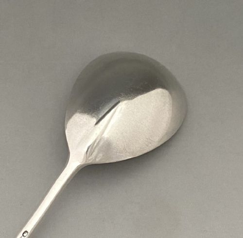 fig 1. A lovely Victorian silver Apostle caddy spoon