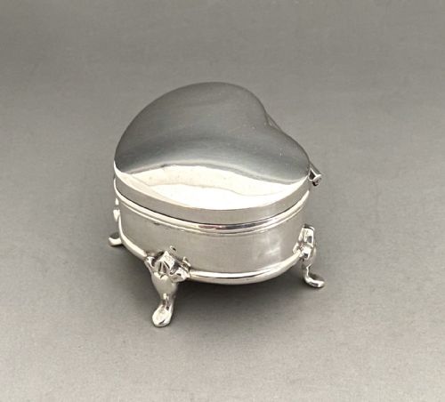 fig 1. A gorgeous silver heart shaped ring/ trinket box