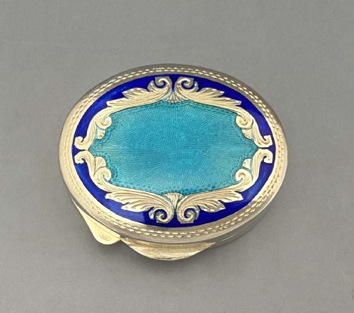 fig 1. An exquisite Italian silver gilt & enamel pill box