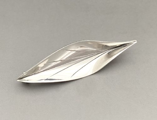fig 1. An attractive Danish modernist silver brooch