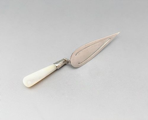 fig 1. A late Victorian novelty silver trowel bookmark