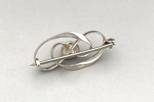fig 1. An attractive Edwardian silver brooch