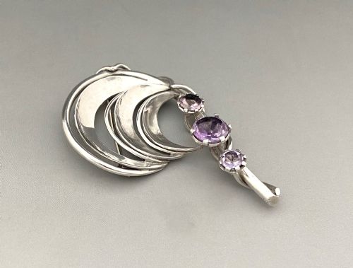 fig 1. A gorgeous silver & Amethyst brooch