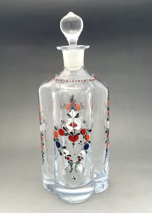 A CHARMING LATE 19TH CENTURY ENAMEL PAINTED DECANTER - ADDITIONAL PHOTO 2