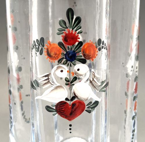 A CHARMING LATE 19TH CENTURY ENAMEL PAINTED DECANTER - ADDITIONAL PHOTO 7
