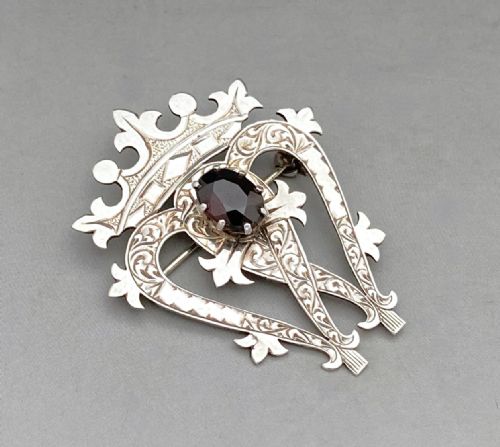 fig 1. A Scottish silver 'Luckenbooth' brooch