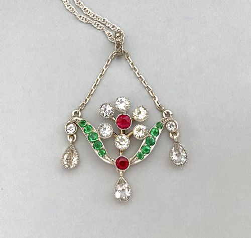 An Elegant Early 20th Century Silver Necklace Pendant
