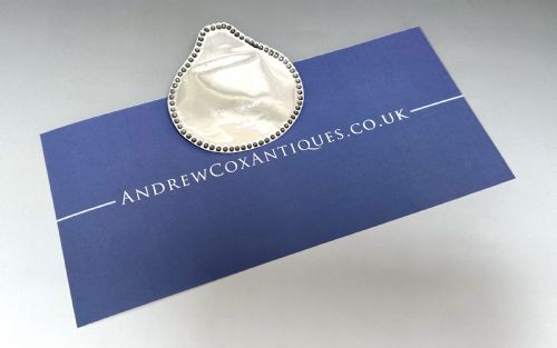 A CHARMING VICTORIAN SILVER DESK CLIP - ADDITIONAL PHOTO 7