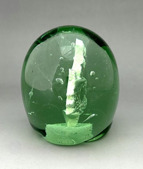 A RARE VICTORIAN GLASS DUMP WITH 'ENGLISH ROSE SCOTTISH THISTLE' SULPHIDE - ADDITIONAL PHOTO 1
