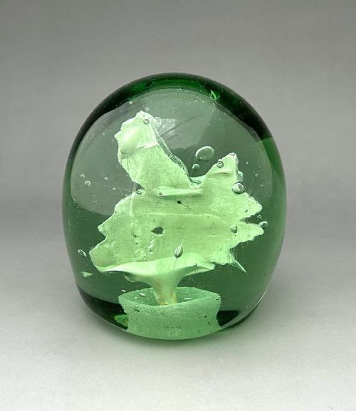 A RARE VICTORIAN GLASS DUMP WITH 'ENGLISH ROSE SCOTTISH THISTLE' SULPHIDE - ADDITIONAL PHOTO 2