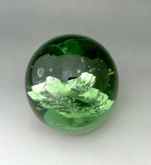 A RARE VICTORIAN GLASS DUMP WITH 'ENGLISH ROSE SCOTTISH THISTLE' SULPHIDE - ADDITIONAL PHOTO 4