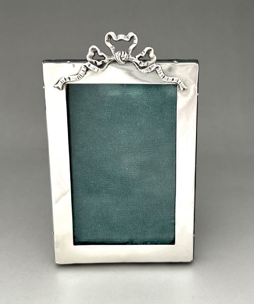 fig 1. A lovely George V silver photo frame
