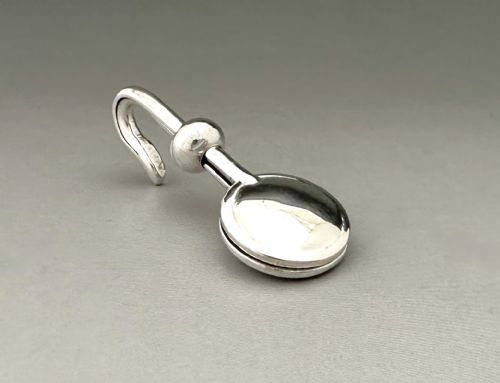 fig 1. A fine George V silver napkin clip